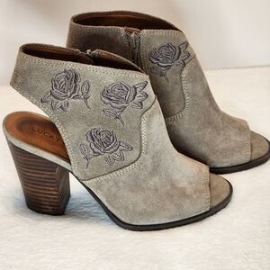 🍀Lucky Brand Listana Suede Peep Toe Open Back Floral Booties